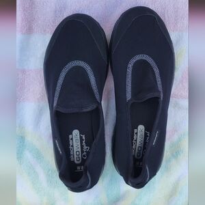 Skechers size 8W